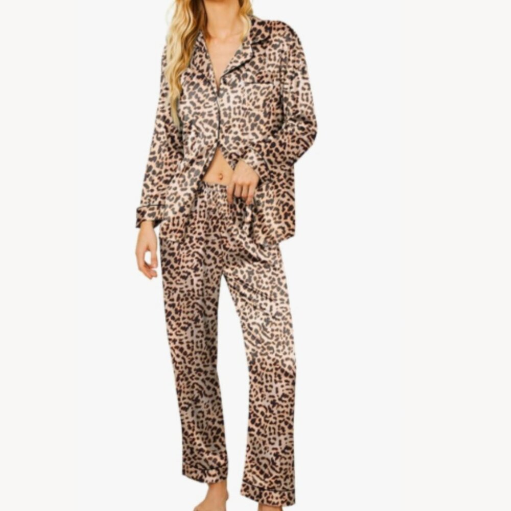 Leopard Satin pajama set, M, NWT